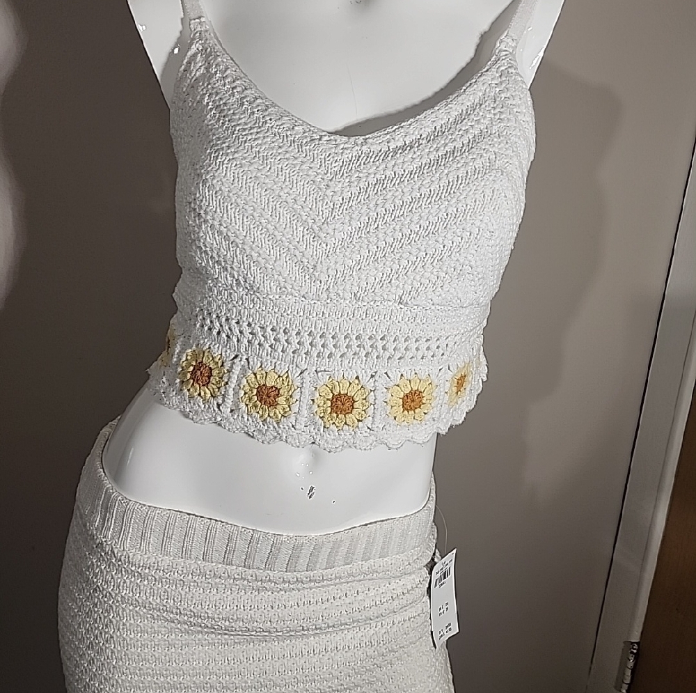 White Crochet Knit Skirt And Top – Women - Picture 3 of 9